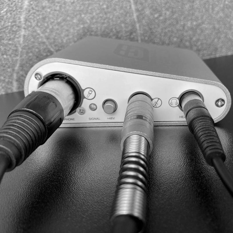 ESI MAYA22 | واجهة صوتية احترافية USB لجهاز الكمبيوتر والماك مع مدخلات XLR و RCA و DI، للبودكاست والبث، مثالية لعازفي الجيتار والمغنين، تشمل برنامج إنتاج الموسيقى - Image 5